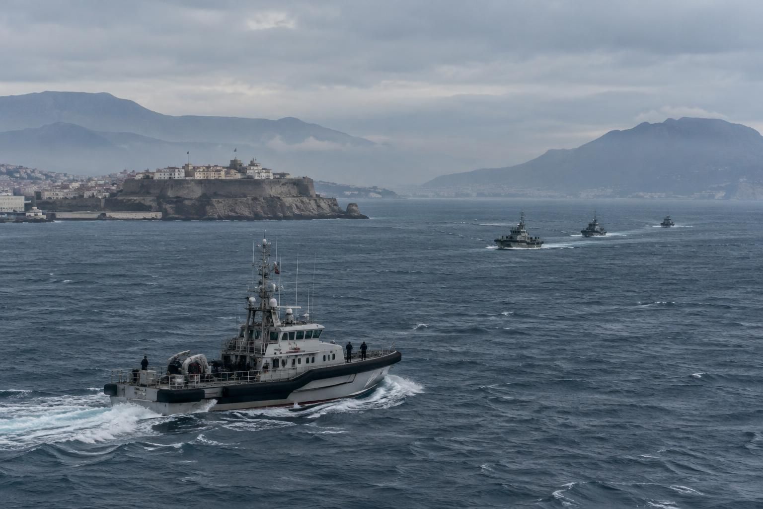 madrid dénonce des incursions répétées du maroc dans les eaux espagnoles autour de ceuta, ravivant les tensions entre les deux pays.